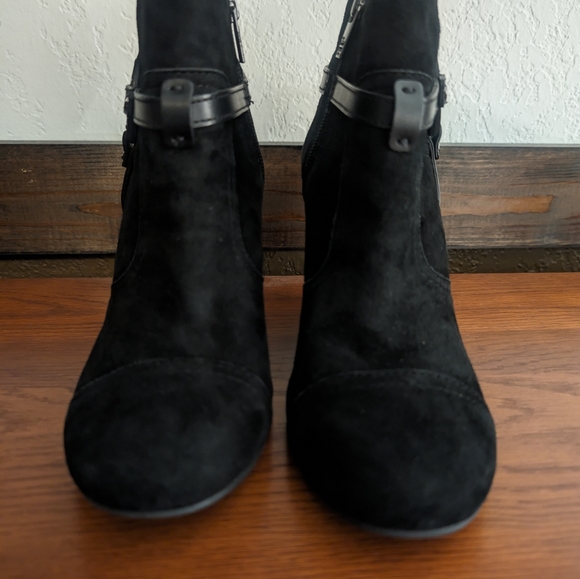 TORY BURCH Aaden black suede black logo detail wedge heel ankle boots size 9.5 - Picture 5 of 8